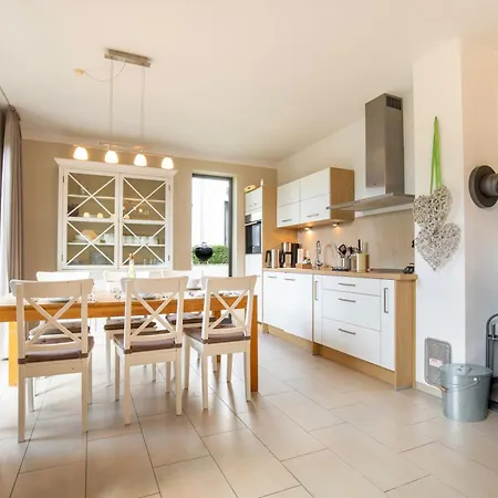 Strandhaus Bernsteinsammler Sellin (Rugen)